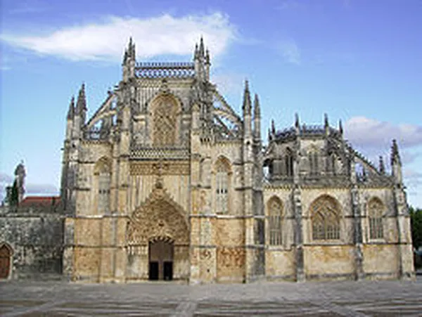 Batalha Monastery is one of the most important Gothic sites in Portugal. (Photo taken 27 August 2006,  by pereiraalexandre20)