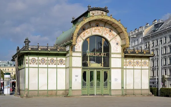 Karlsplatz Stadtbahn Station, Vienna, Austria; Photo taken September 22, 2016, 09:49:28, by Pudelek