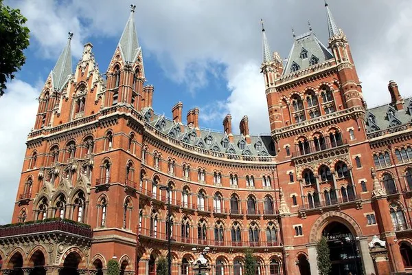 St Pancras Renaissance London Hotel (Photo taken 19 June 2011, by LepoRello)