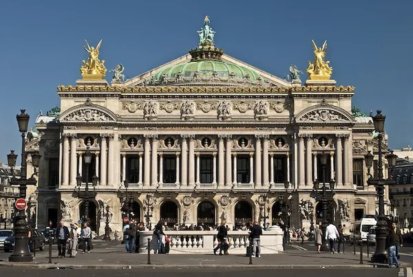 The façade of the Palais Garnier opera house (Photo taken 1 May 2009 by Peter Rivera)
