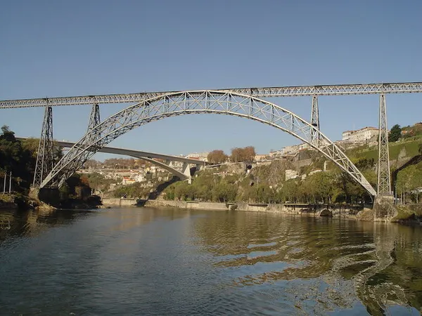 Maria Pia Bridge in Porto, Portugal (Photo taken 20 November 2007 by Joseolgonby)