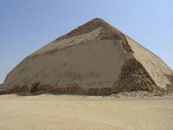 Sneferu's Bent Pyramid in Dahshur, Egypt. (Photo taken October 14, 2007, by Ivrienen)