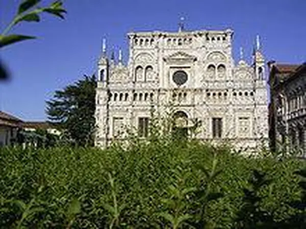 View of the façade of Certosa di Pavia (Photo by Giorgio Gonnella, 2003)