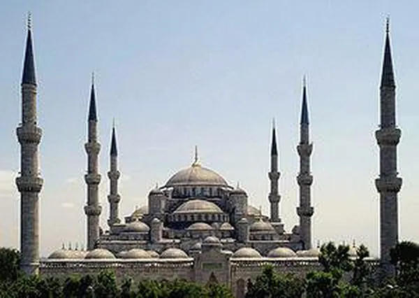 Sultan Ahmed Mosque (Photo by Dersaadet, 2002)