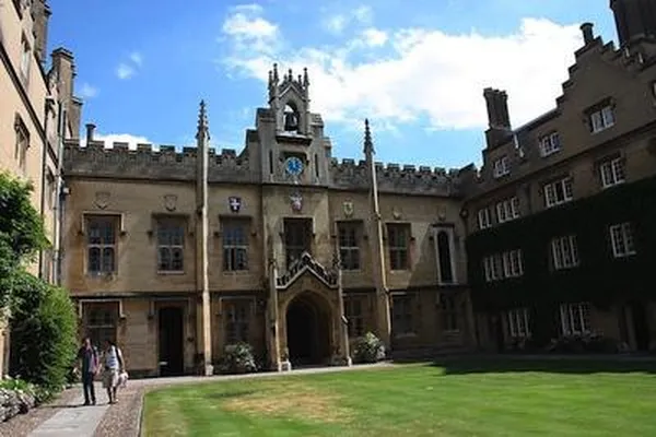 The College of the Lady Frances Sidney Sussex (Photo by Ardfern, 2010)