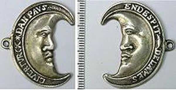 Geuzen medal, cast silver, tooled, about 1570, with the slogans LIVER TVRCX DAN PAVS ("Rather Turkish than Papist") and EN DESPIT DE LA MES ("In spite of the Mass").