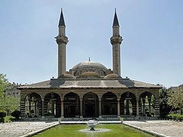 Tekkiye Mosque (Photo by Bernard Gagnon, 2010)