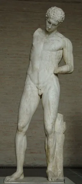 Oil Pourer. Copy (360–350 BCE). 182.7 cm. Glyptothek, Munich (photo by Bibi Saint-Pol)