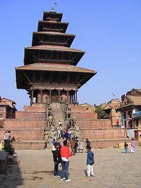 Nyatapola temple (Photo taken in 2009 by Varuna 2001)