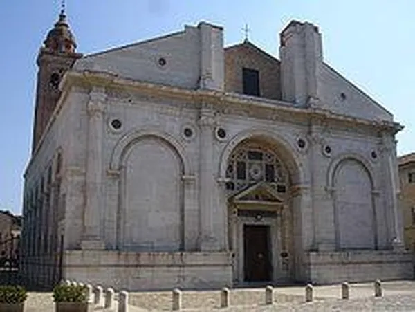Tempio Malatestiano: Photo taken August 7, 2009, by Michele1978rimini