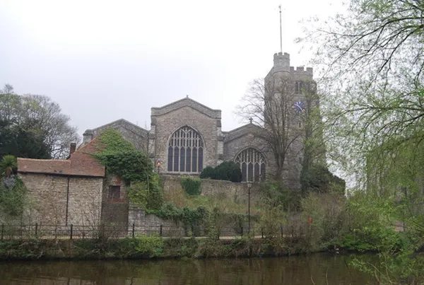 All Saints Church by the River Medway, Maidstone (Photo taken 13 April 2009  nt Nigel Chadwick; from geograph.org.uk)