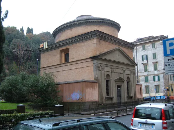 Sant'Andrea is the first church with an elliptical dome and the first step toward the Baroque world of elliptical forms. (Photo by CRoberto, 2009)