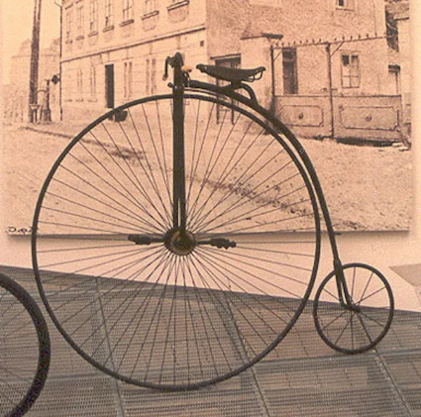 Ordinary bicycle, Skoda Museum, Mlada Boleslav, Czech Republic. Photo by Agnieszka Kwiecień (Nova), 2003.