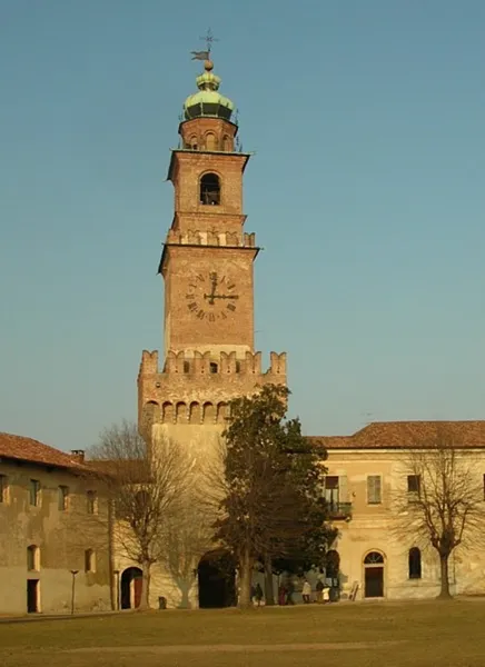 Vigevano, Torre del Bramante Photo taken 15 January 2006 by Idéfix~commonswiki)
